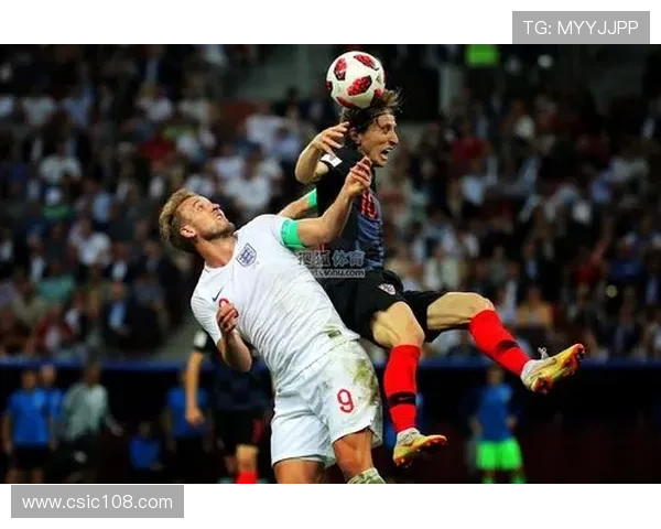 足球明星精彩瞬间集锦盘点世界顶级球员的踢球风采与魅力