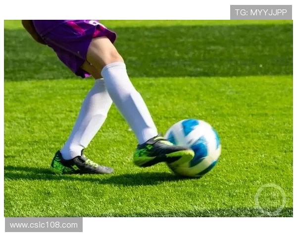 足球明星在绿茵场上的欢乐时刻高清图片分享 足球明星在绿茵场上的欢乐时刻高清图片分享