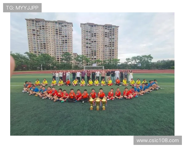 广州足球队团队协作揭秘：如何在绿茵场上实现完美配合与默契合作